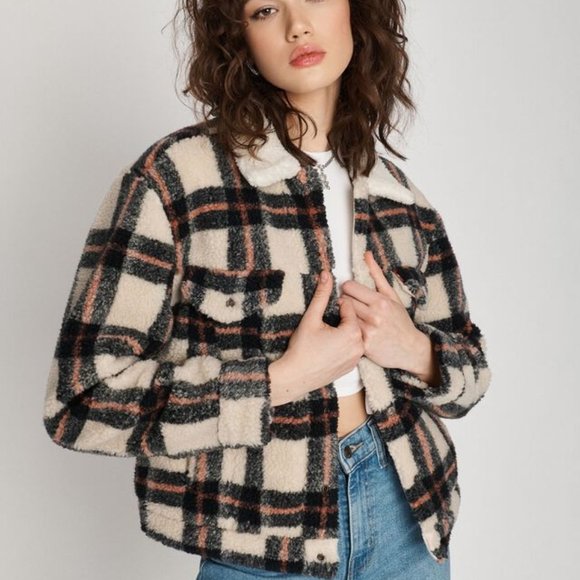 Levi's Plaid Ex-Boyfriend Trucker Jacket N.W.T. size XS - Picture 1 of 10